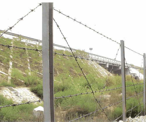 上海刺鐵絲隔離柵圖片1