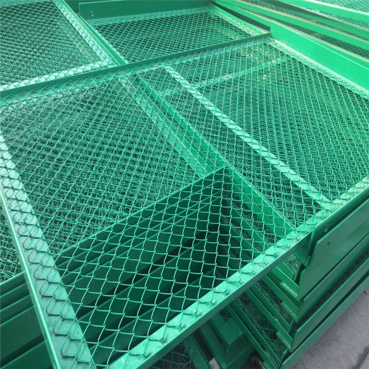 上海扁鐵式球場圍網(wǎng)圖片2