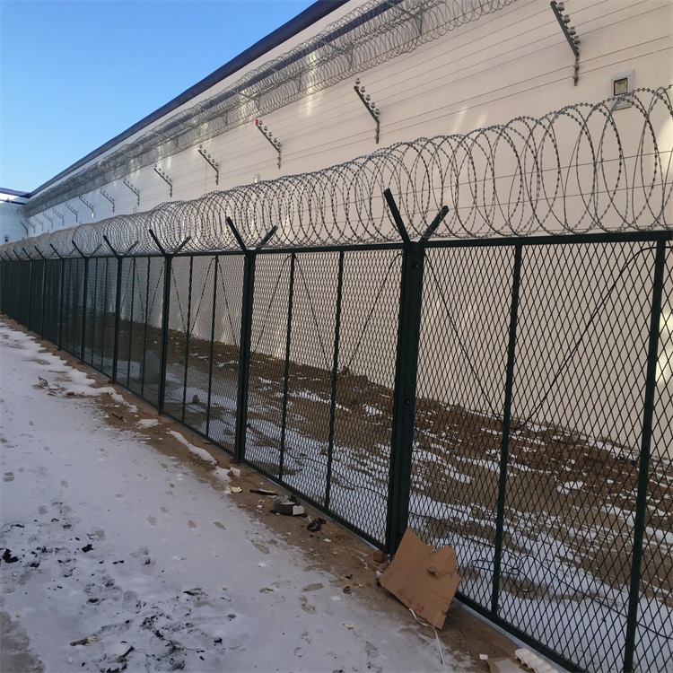 上海鋼板網護欄網圖片2