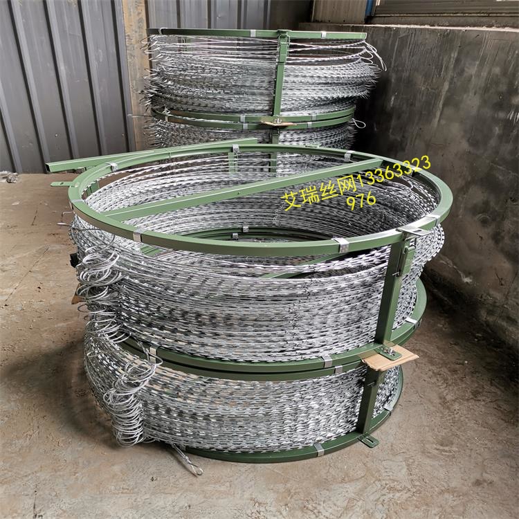 上海高鐵支架刺絲滾籠圖片4