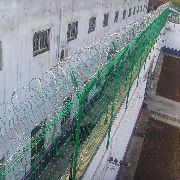 監(jiān)獄防爬鋼網(wǎng)墻圖片1