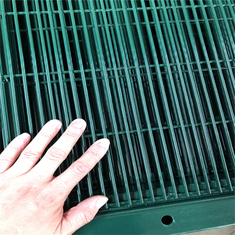 上海桃型柱密紋護(hù)欄網(wǎng)圖片1