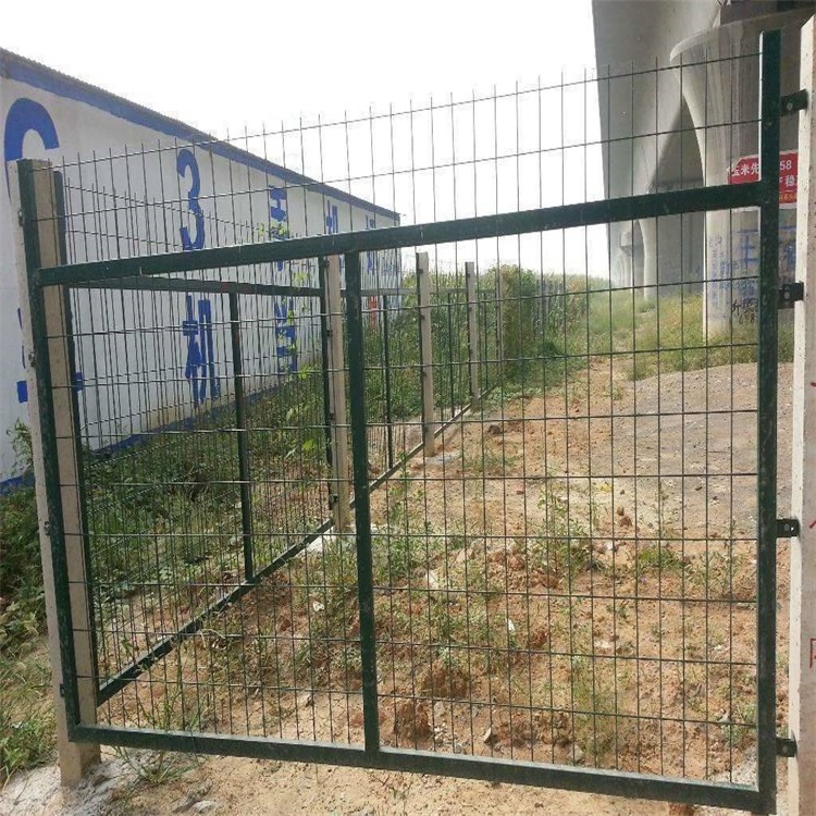  高速鐵路橋下防護(hù)柵欄圖片1
