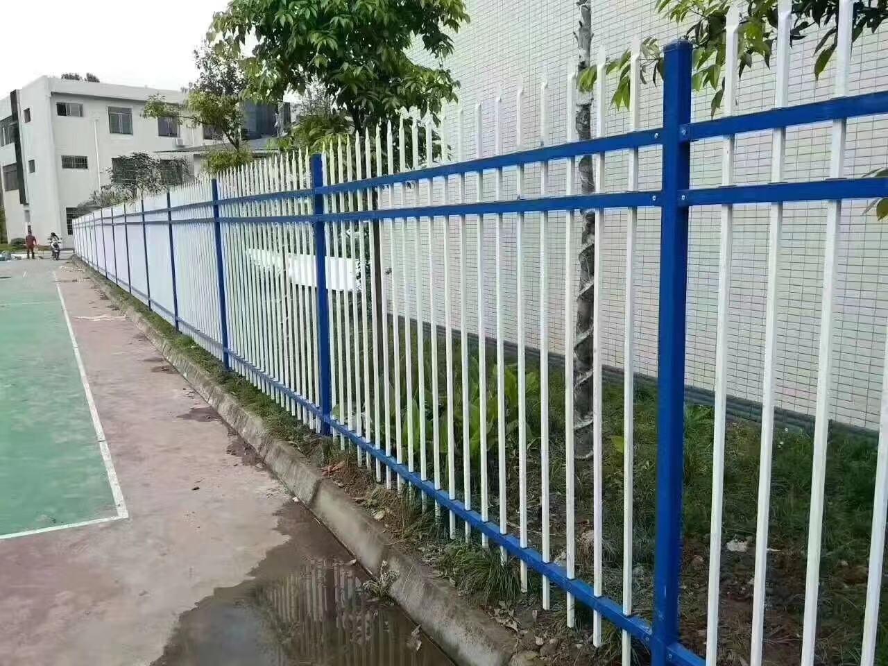 上海鋅鋼道路護(hù)欄圖片2