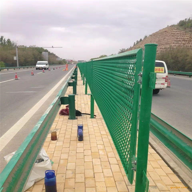 上海鋼板網防眩網圖片4