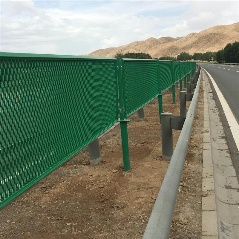 上海高速中央隔離防眩網(wǎng)圖片1