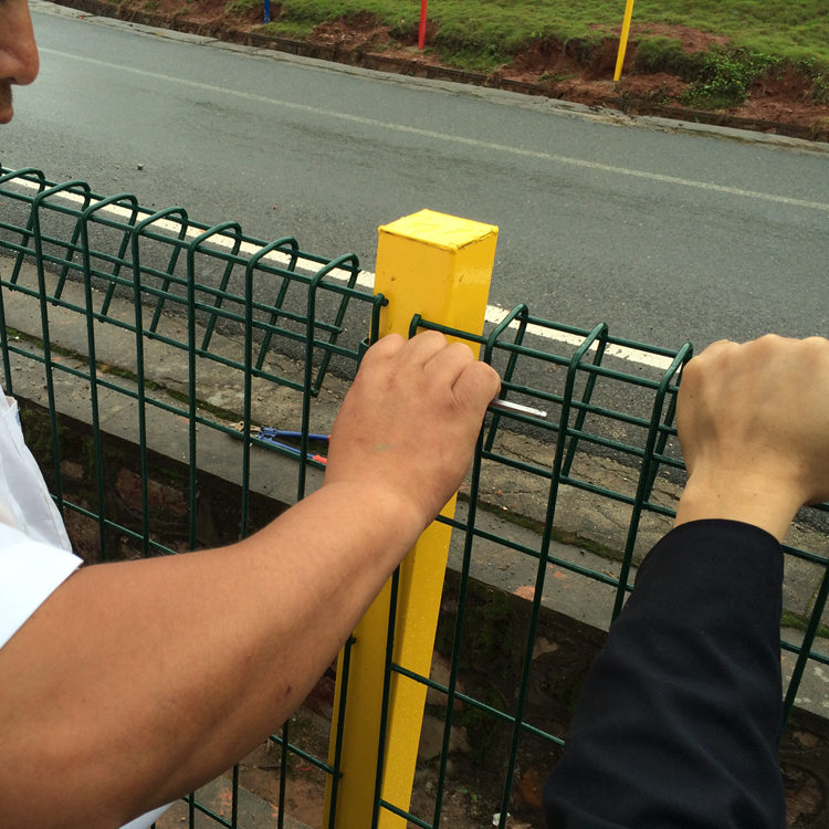 上海高速公路護欄網圖片2