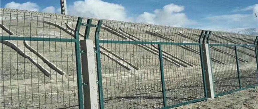 鐵路路基防護柵欄