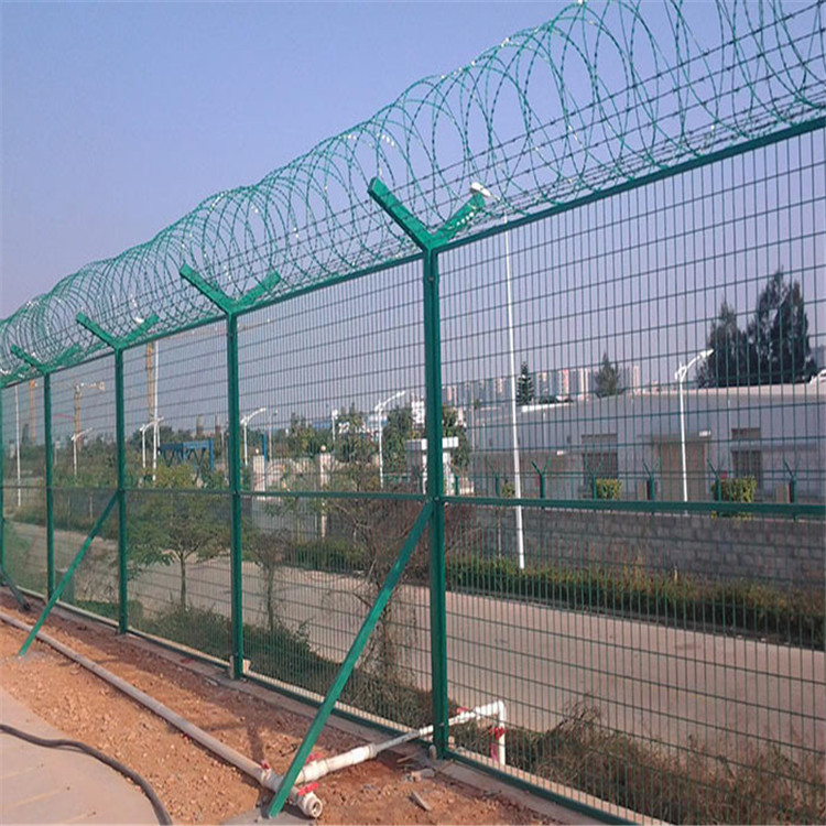 機場鋼筋網(wǎng)圍界圖片3