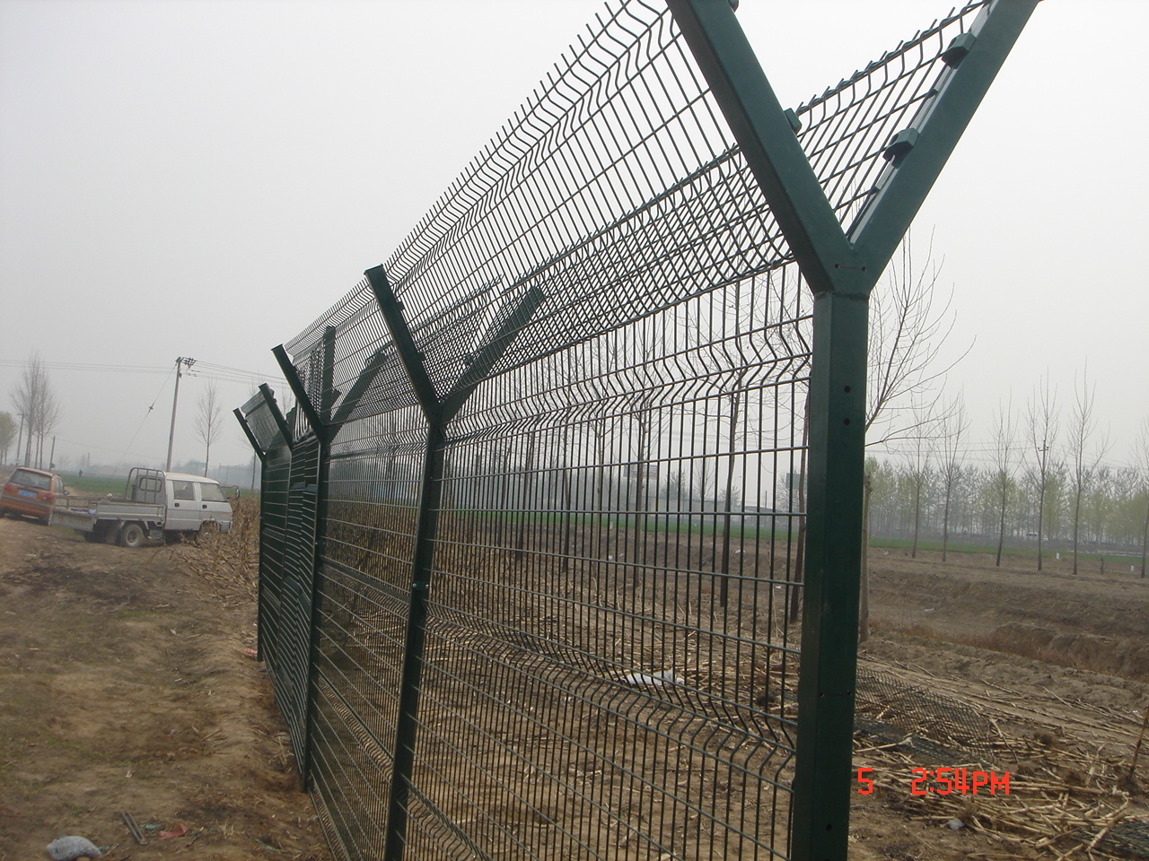 上海機場Y型柱防爬隔離網圖片3