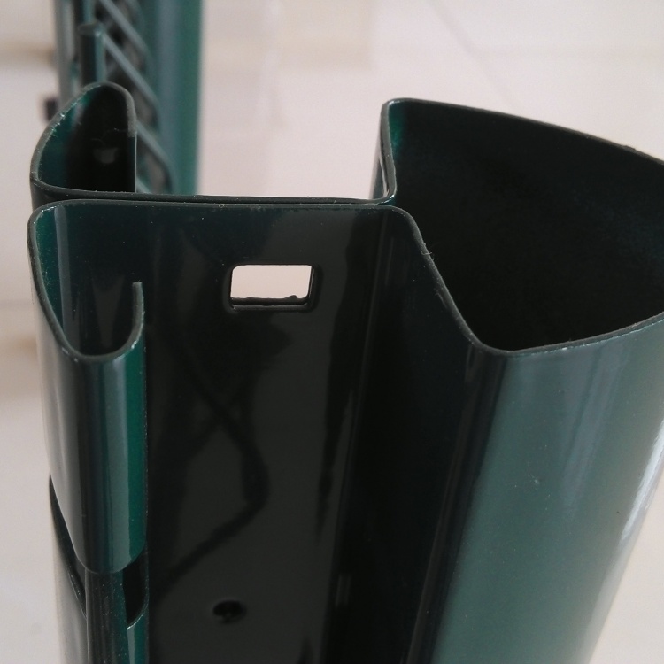 桃型柱三角折彎護(hù)欄網(wǎng)圖片2