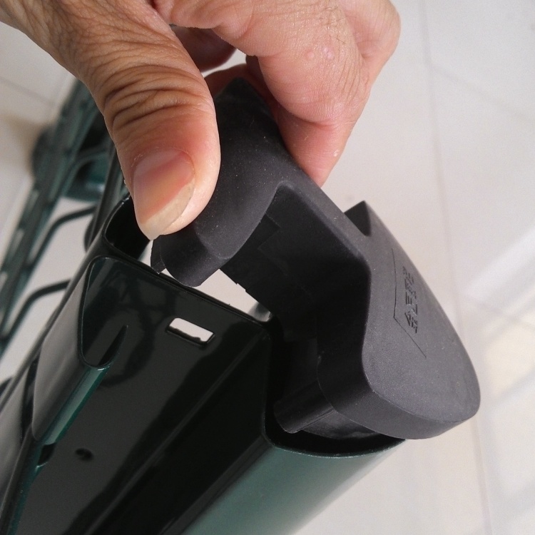 桃型柱三角折彎護(hù)欄網(wǎng)圖片3